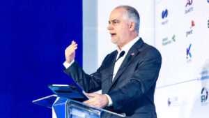 Superintendente de Bancos destaca que más del 55% de las transacciones en el país ya son digitales