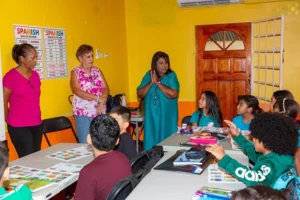 Niñez venezolana enfrenta abusos y dificultades para estudiar en Trinidad y Tobago