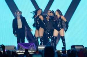 Ilegales celebra 30 años de carrera mostrando su versatilidad y popularidad