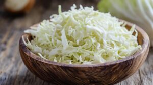De mejorar la digestión a controlar el peso: los beneficios avalados por la ciencia de comer repollo a diario