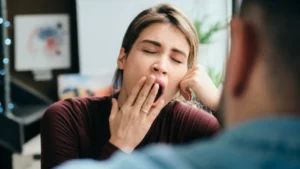 Cómo identificar a tiempo la deficiencia de vitamina B12 y sus síntomas más comunes