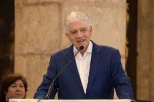 Eduardo Estrella exige obras de calidad y cumplimiento de plazos en aniversario del MOPC