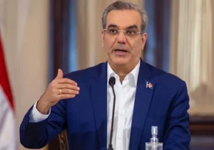 Luis Abinader felicita a Teoscar Hernández por triunfo en la Serie Mundial con los Dodgers