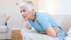 Cuáles son las causas más comunes del dolor de estómago y qué recomiendan los especialistas