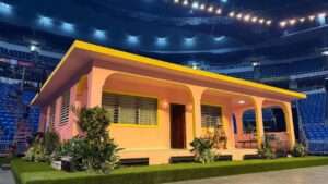 La icónica “Casita de Bad Bunny” llega a República Dominicana para iniciar su gira mundial