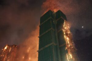 Incendio en Hong Kong: las autoridades confirmaron 36 muertos y buscan a casi 300 personas