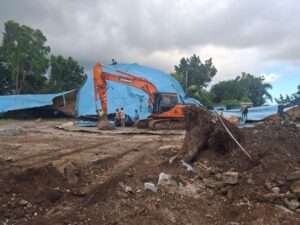 Inician movimientos de escombros del tanque colapsado en San Pedro de Macorís