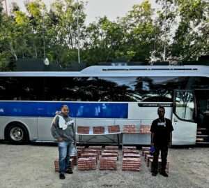 Autobús transportaba 130,000 cigarrillos de contrabando; Ejército los ocupa