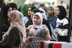 Egipto da inicio a sus elecciones generales para elegir 568 diputados