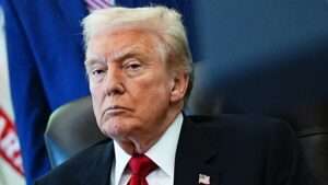 Trump: "El espacio aéreo sobre y alrededor de Venezuela está cerrado en su totalidad"