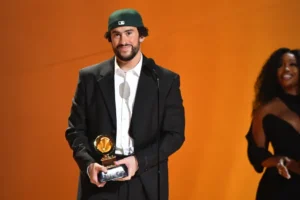 Bad Bunny lidera a los latinos en los Grammy 2025 con seis nominaciones