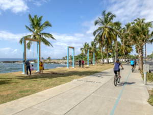 Sol y chubascos matutinos dominan el clima hoy