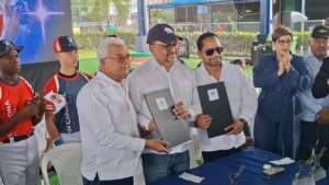 Después de más de 60 años, Gobierno entrega título de propiedad a la Academia La Javilla