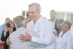 Presidente Abinader entrega proyecto habitacional Dr. Leocadio Peña en SDN