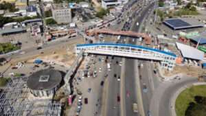 Anuncian desvío por retiro del viejo puente peatonal en el Kilómetro 9