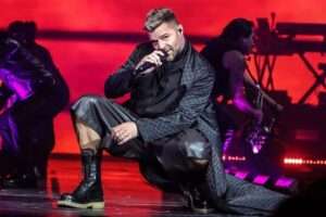 Ricky Martin tiene nueva versión del éxito “Vuelve” a ritmo de cumbia