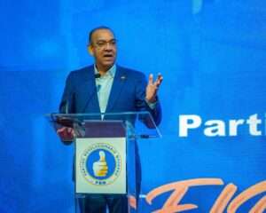 Deligne Ascención resalta fortalezas de la RD frente a incertidumbres globales