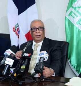 Crisis del petróleo expone fallas estructurales en la política energética dominicana, afirma experto