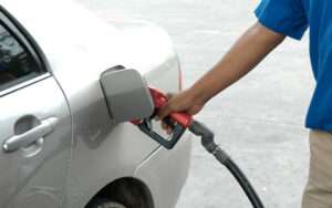 Alza imparable: gasolinas aumentan RD$10 y acumulan RD$15 en dos semanas