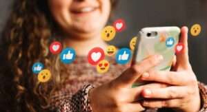 Preocupa desorientación de los jóvenes marcada por redes sociales