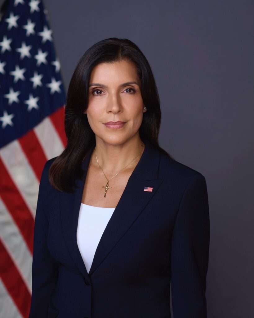 Embajadora de EEUU critica participación de RD en cumbre de España