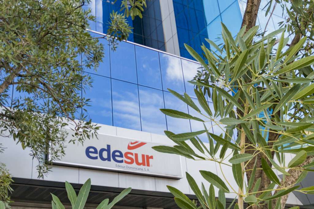 Edesur dice que restableció el servicio eléctrico a más de 300,000 clientes tras lluvias