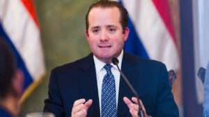 Paliza destaca compromiso del gobierno con pacto nacional frente a la crisis