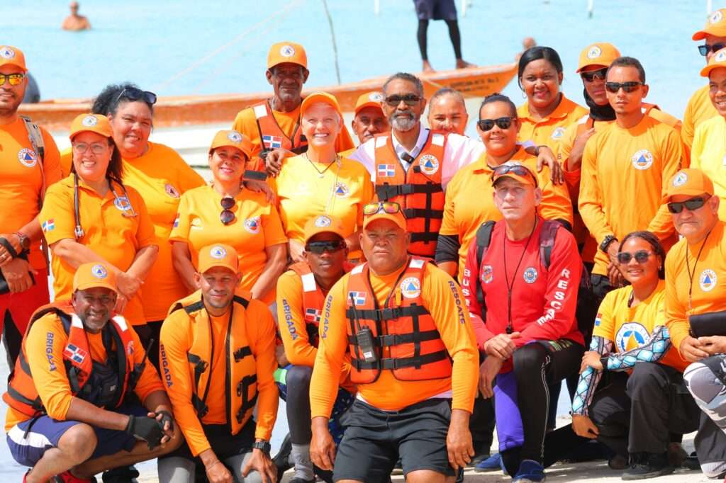 Defensa Civil destaca en operativo por Semana Santa salvando vidas