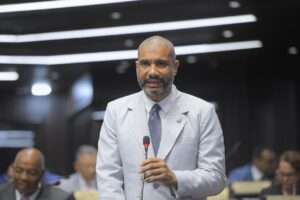 Dr. Juan Bolívar impulsa y logra aprobación de resolución para instalar una Unidad de Atención Primaria en el Estero de Neiba.