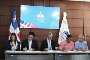 Cormidom y trabajadores firman acuerdo de paz laboral y bienestar