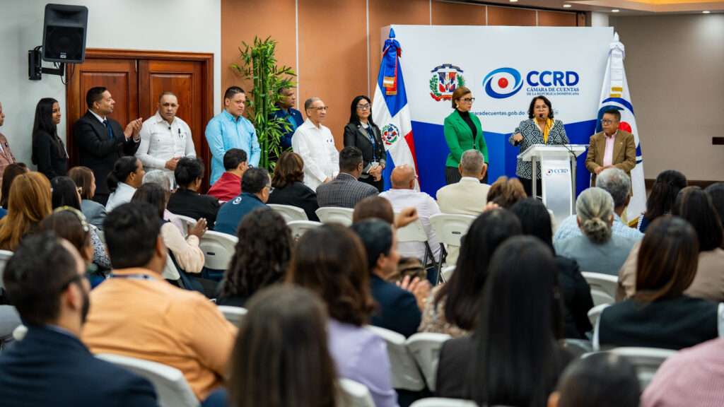 Cámara de Cuentas destaca la excelencia de sus auditores y refuerza su labor con entrega de nueva herramienta de trabajo