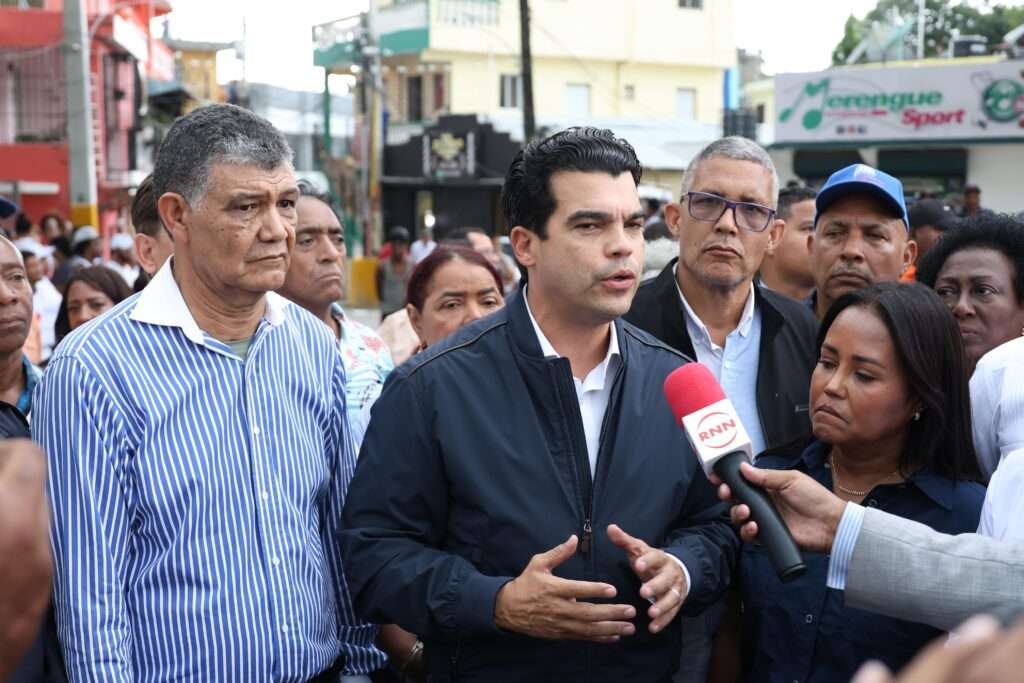 Wellington Arnaud realiza recorrido  sector de Herrera para llevar soluciones ante daños por lluvias